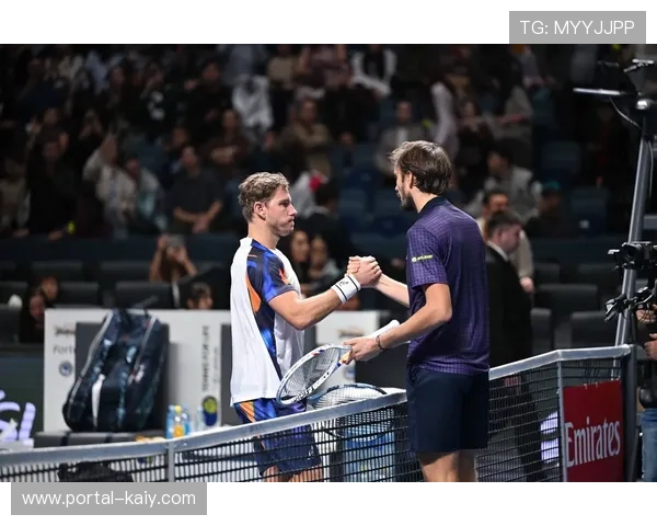 商竣程不敌梅德韦杰夫，ATP多哈站中国小将止步首轮展现与顶尖选手差距