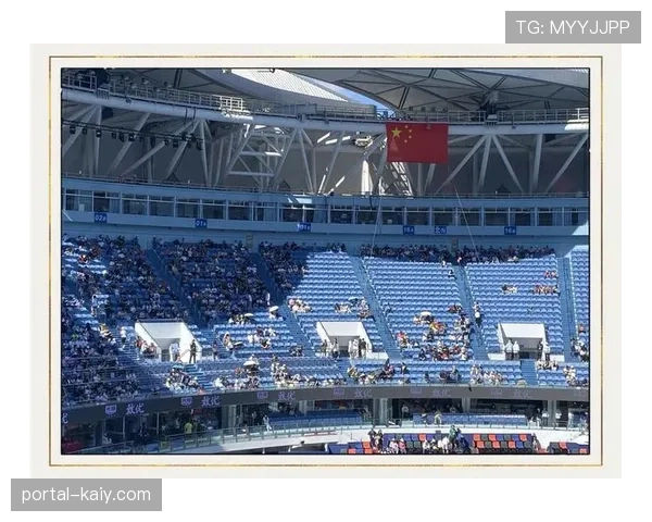 报道：为提升观赛体验，新建场馆将增加悬挂屏幕，用于回放关键回合战术图示